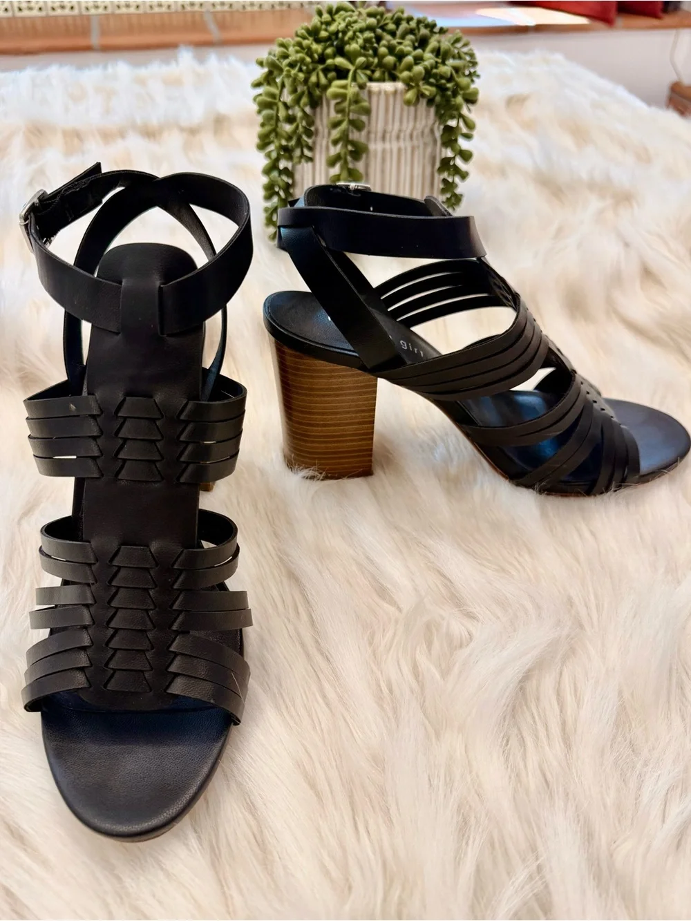 Steve Madden Black Strappy Block Heel Sandals - Picture 1 of 7
